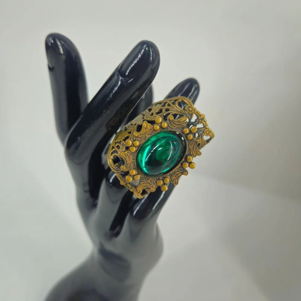 Vintage Style Filigree Adjustable Ring‎ Green Glass Cabochon Antique Brass Tone